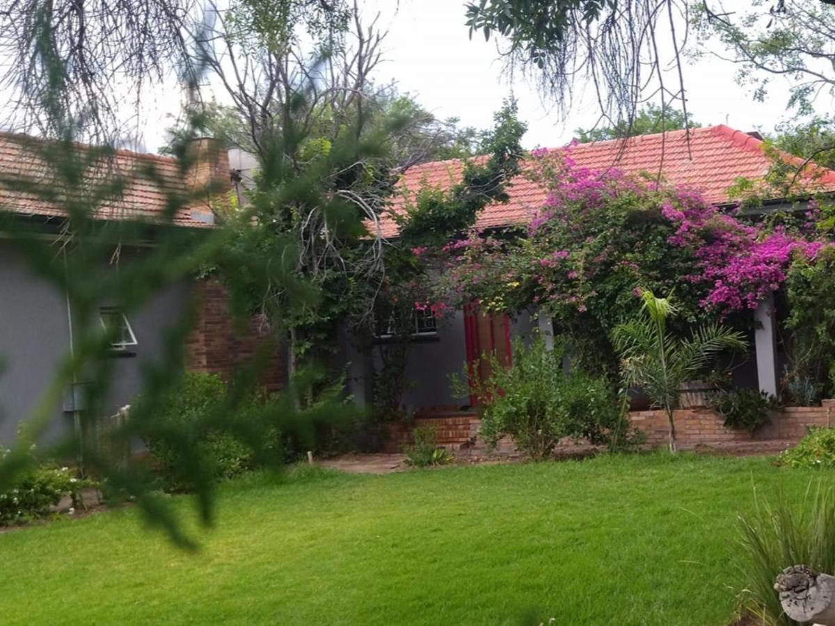 Royal Karoo Cottage Unit 1 Бофорт-Уэст Экстерьер фото